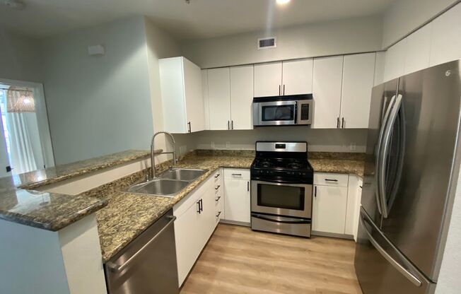 Gorgeous 2 Bedroom Anaheim Condo For Rent-Remodeled, w/ Laundry, Parking, and AC!