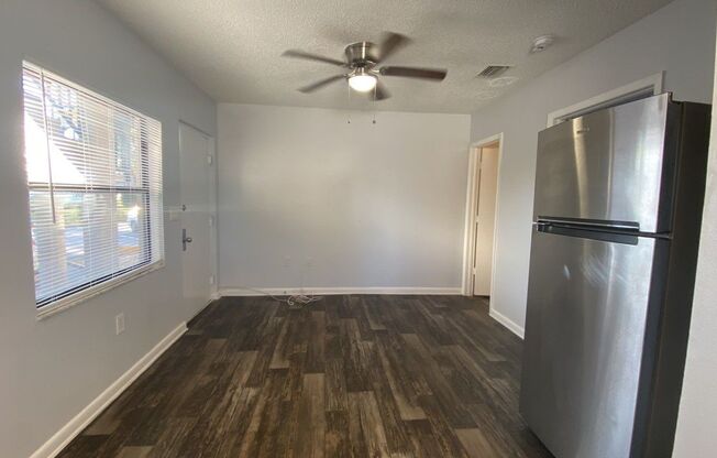 1 bed, 1 bath, 600 sqft, $1,050, Unit 185