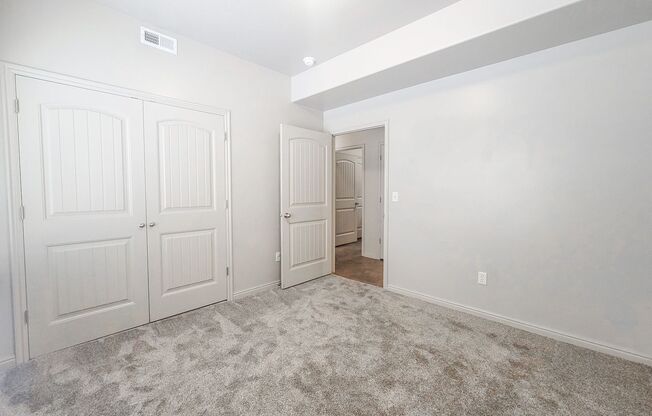 2 beds, 2 baths, 1,100 sqft, $1,291, Unit Unit 4
