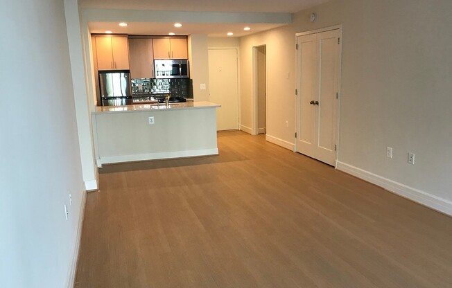 Studio, 1 bath, 440 sqft, $2,432, Unit 0332