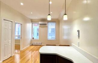 1 bed, 1 bath, $3,595, Unit 5F