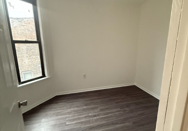 1649 W GARFIELD BLVD