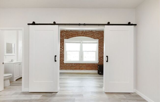 Cozy & Contemporary Studio in Koreatown