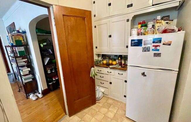 1 bed, 1 bath, $950, Unit 37