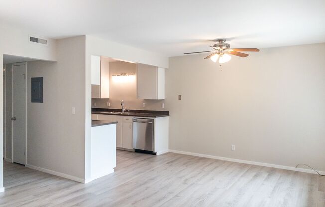 2 beds, 1 bath, $2,725, Unit #11