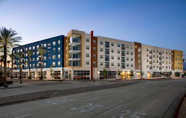 aston at gateway exterior