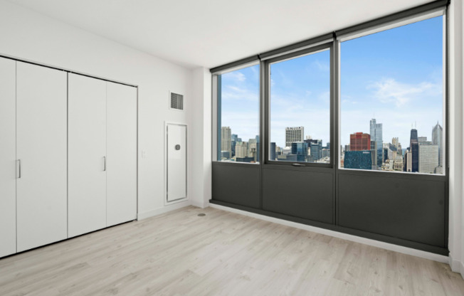 811 S MICHIGAN AVE