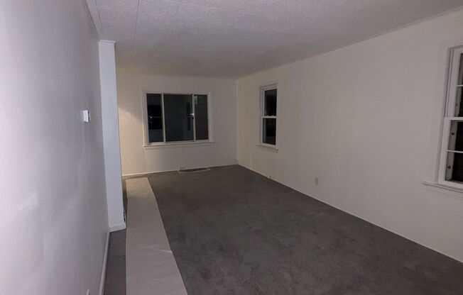 2 beds, 1 bath, $1,000