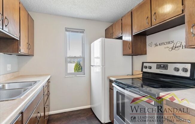 2 beds, 1 bath, 850 sqft, $1,250, Unit 1056