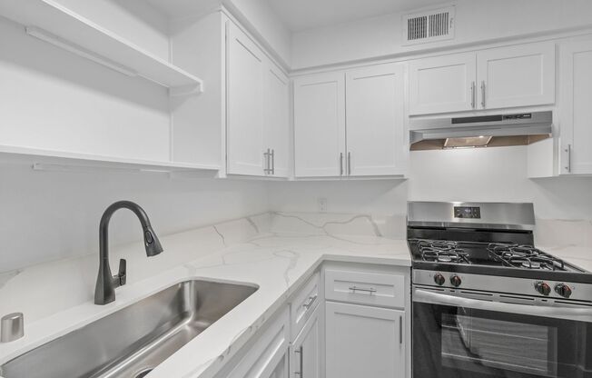 1 bed, 1 bath, 660 sqft, $1,575, Unit 136