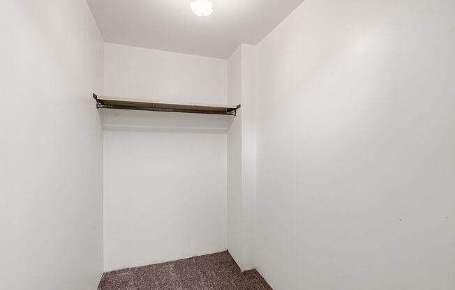 1 bed, 1 bath, 700 sqft, $799, Unit #107