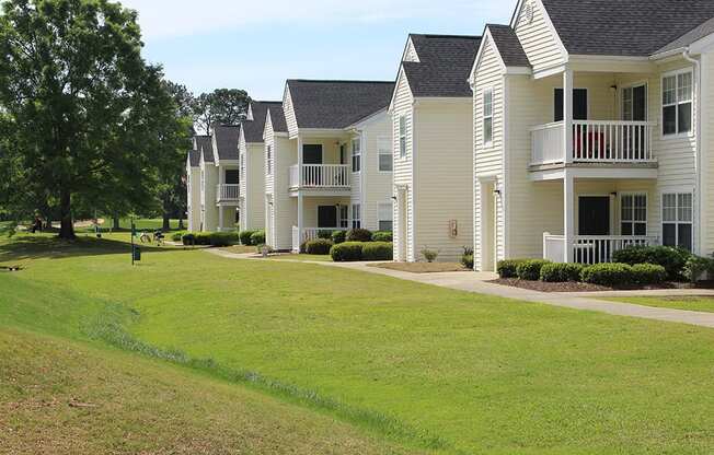 Exterior of Flintlake Apartments in Myrtle Beach SC