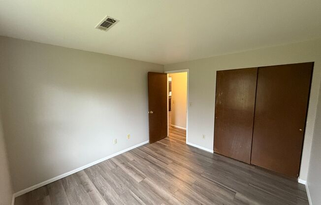 2 beds, 1 bath, $1,195