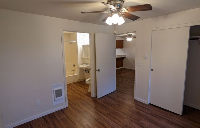 1 bed, 1 bath, 650 sqft, $1,200, Unit 04