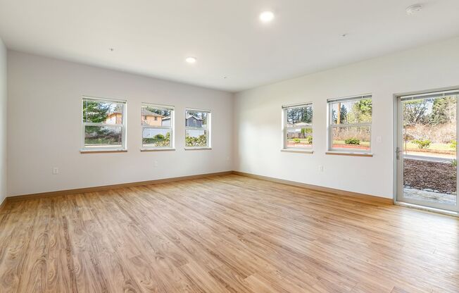 2 beds, 2 baths, 998 sqft, $2,100, Unit A102