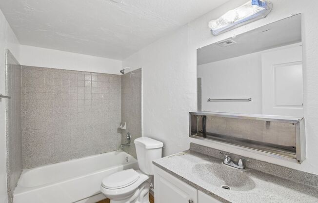3 beds, 1 bath, 950 sqft, $975, Unit 201