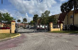 Serene Second-Floor Living in The Colony – 2 Bed, 2 Bath Condo!!!