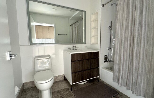 Studio, 1 bath, $3,700, Unit 2222