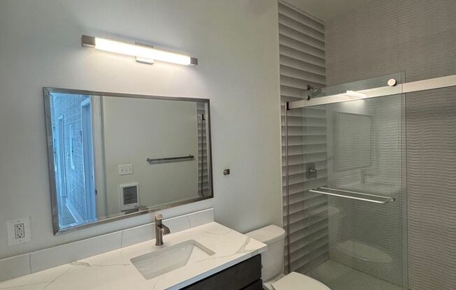 2 beds, 2 baths, 839 sqft, $1,600, Unit 400