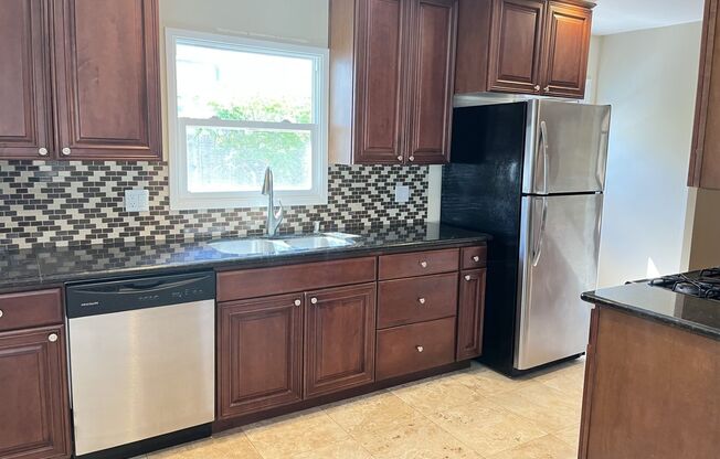 Del Cerro - Beautiful 3-Bedroom, 3- Bath Home (2 Primary Suites) - PLUS Bonus Room!