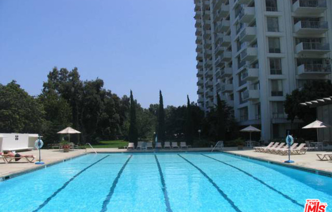 1 bed, 1 bath, 805 sqft, $3,900, Unit 1010