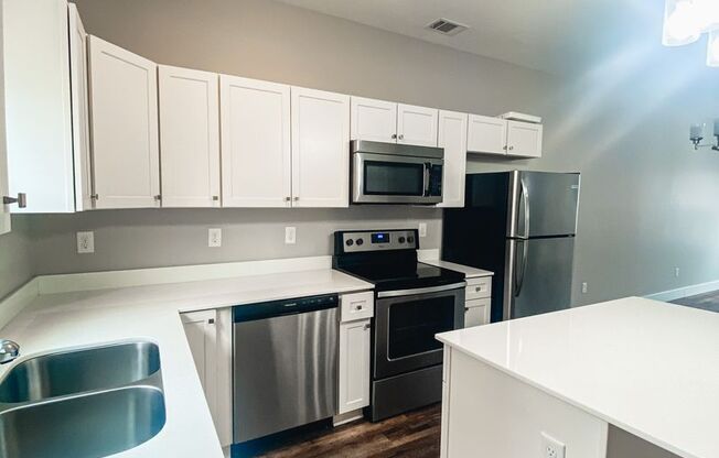 3 beds, 2.5 baths, 1,280 sqft, $1,595, Unit 240 Halo Drive (17)