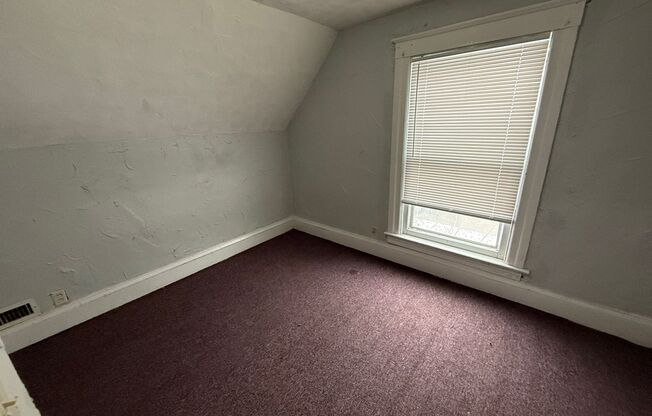 3 beds, 1 bath, $1,200