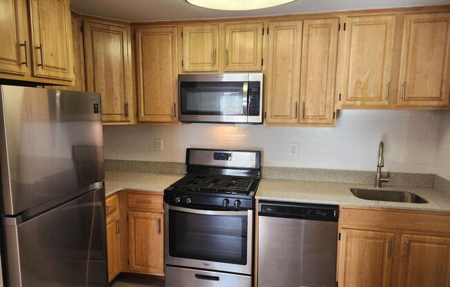 1 bed, 1 bath, 663 sqft, $2,050, Unit D-16