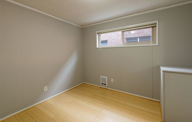 Studio, 1 bath, 400 sqft, $1,395, Unit 4