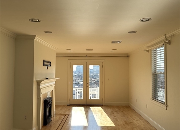 270 BUNKER HL ST