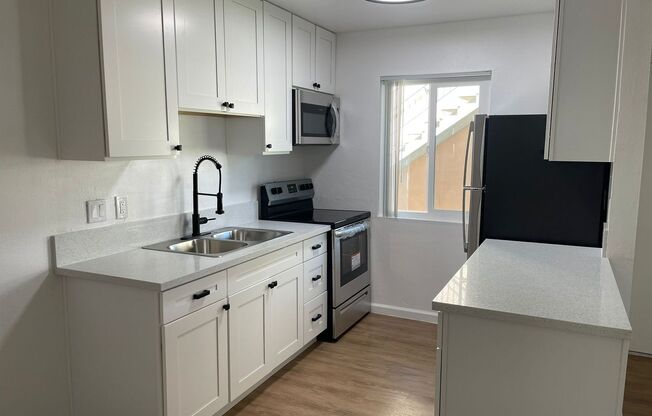 1 bed, 1 bath, 600 sqft, $2,000