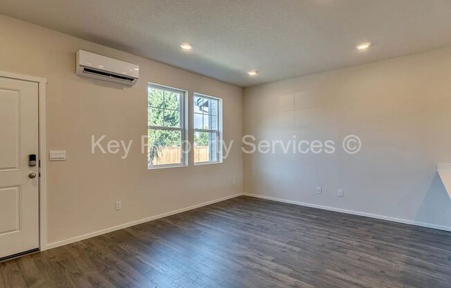 Brush Prairie Area Townhome