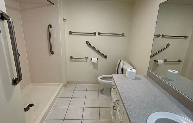 2 beds, 1 bath, $2,809.54, Unit # 403