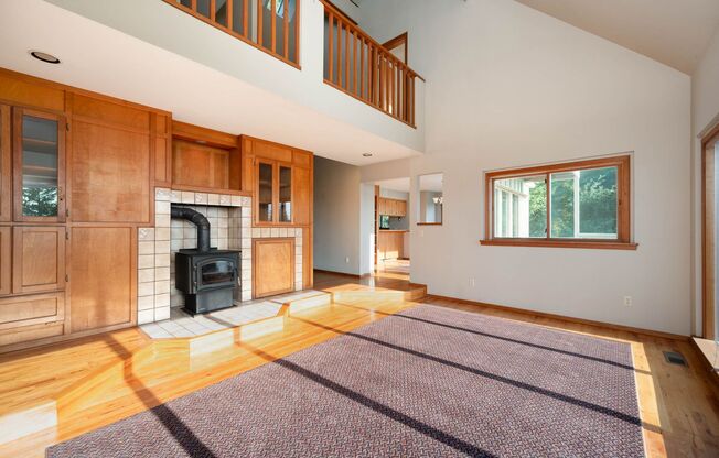 Beautiful home with views and in a gated community off Chuckanut!!!