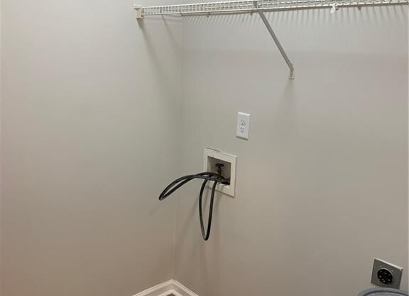 326 PEMBROKE CIR