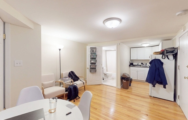 170 MARLBOROUGH ST