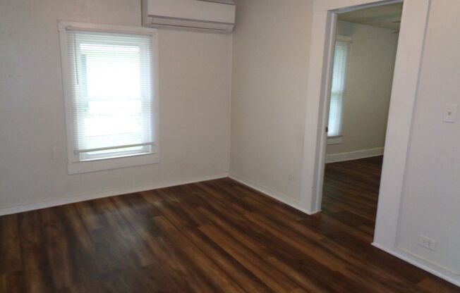 2 beds, 1 bath, $1,050