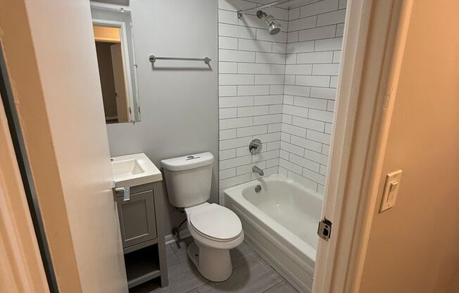 2 beds, 1.5 baths, $2,500, Unit 107