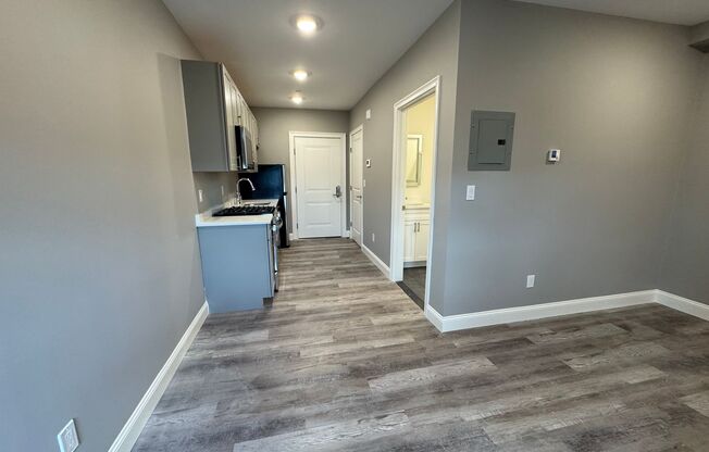 Studio, 1 bath, 349 sqft, $1,900, Unit 501