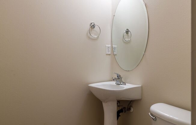 3 beds, 2.5 baths, 1,450 sqft, $2,250, Unit 5833