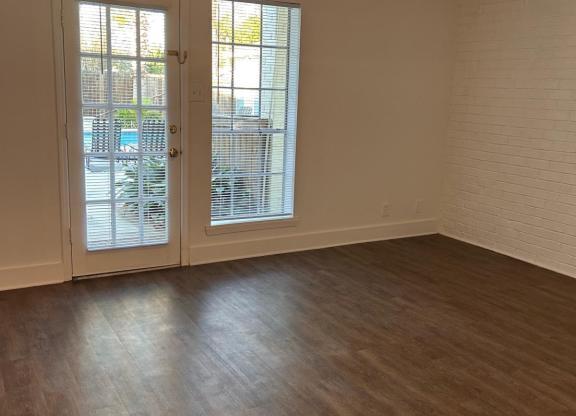 1 bed, 1 bath, 712 sqft, $845