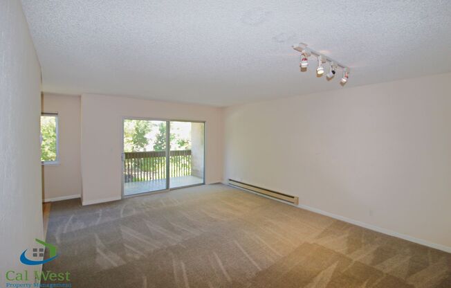 $3395 - 2 Bedroom/2 Bath Condo within walking distance to beautiful downtown Los Altos