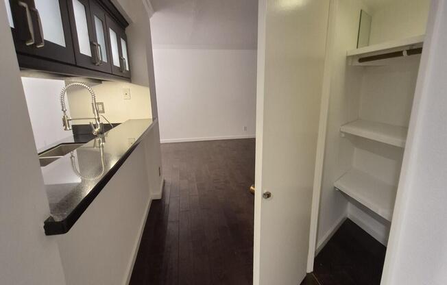 2 beds, 2 baths, 1,264 sqft, $3,100, Unit 207