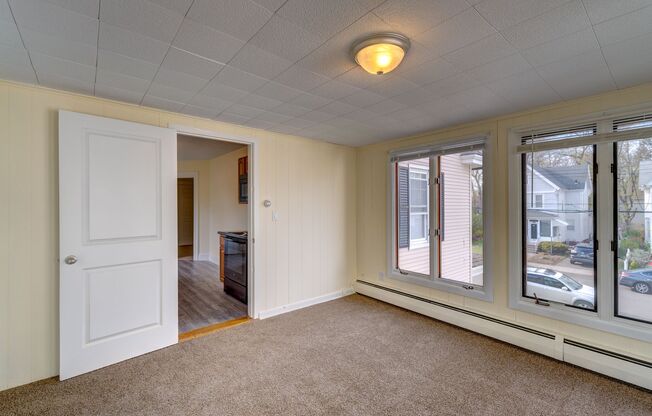 3 beds, 1 bath, 1,011 sqft, $2,100, Unit 28 Lester St - #2