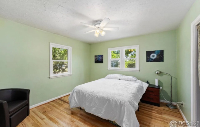 1601 COLLINS CT