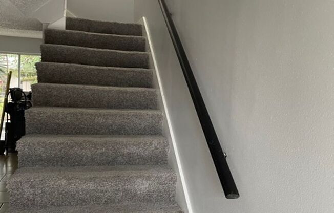 2 beds, 1.5 baths, $1,595, Unit 211C