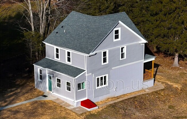 322 CRANE AVE