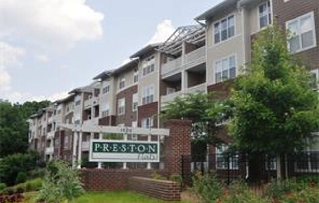 Pristine Condo located in the Preston Flats Complex!