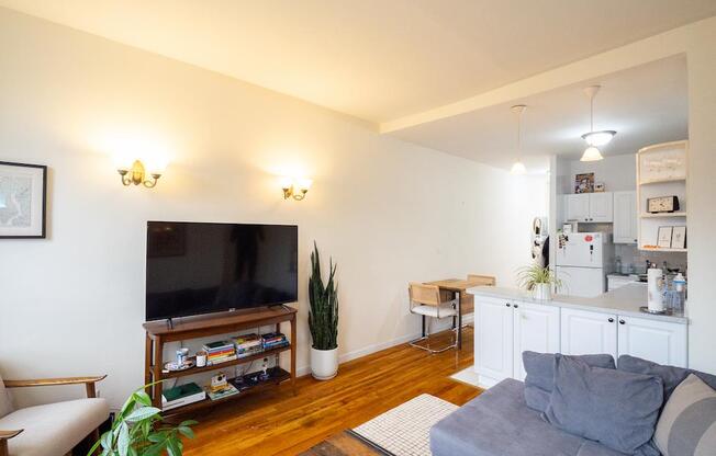 124 2 AVE