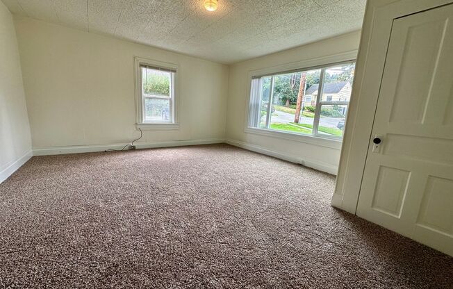 1 bed, 1 bath, $1,400